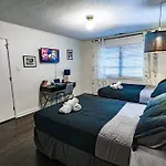Brand New-Walk To Graceland-Sleeps 10
