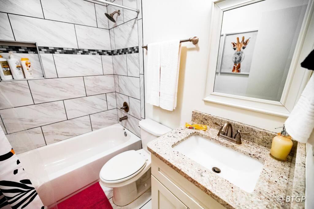 Brand New-walk To Graceland-sleeps 10 * Memphis